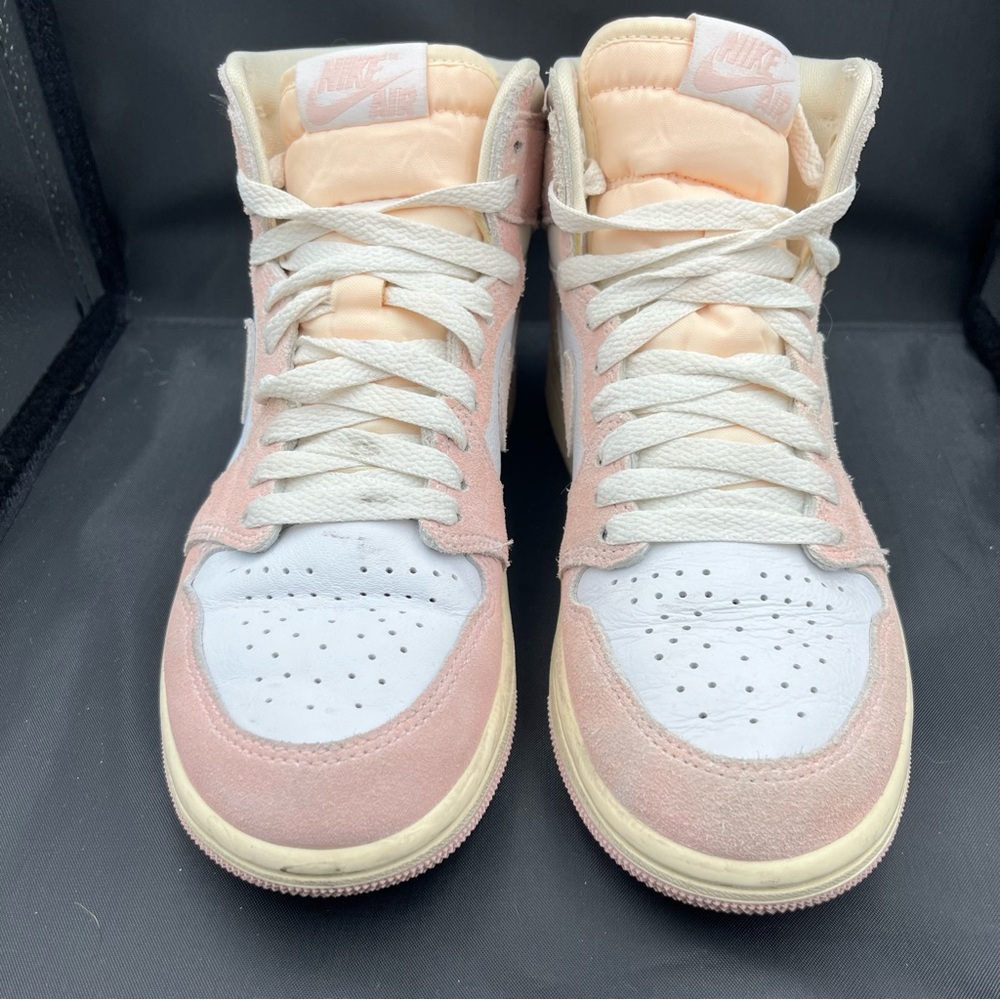 Nike Air Jordan 1 Retro High OG in the "Washed Pink" pre-yellowed midsole 5.5 - Picture 4 of 16